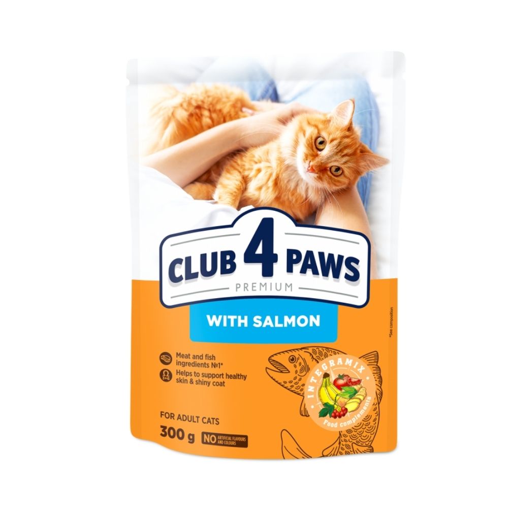 CLUB 4 PAWS Premium pre dospel maky s lososom 300 g