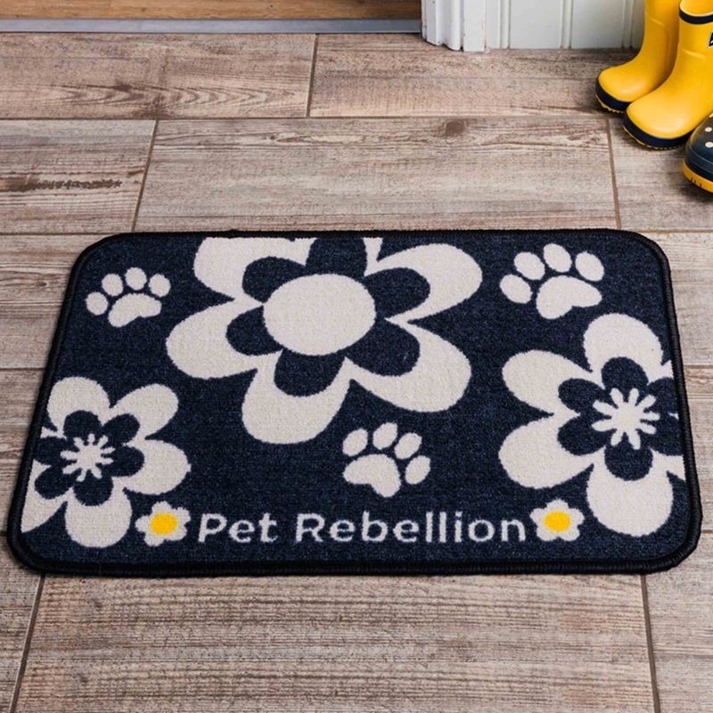 PET REBELLION Koberek pod misku Dinner Mate flowers black 40x60cm
